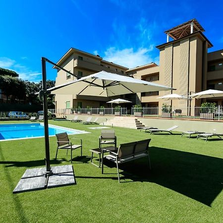 Residence San Francesco Tirrenia Buitenkant foto