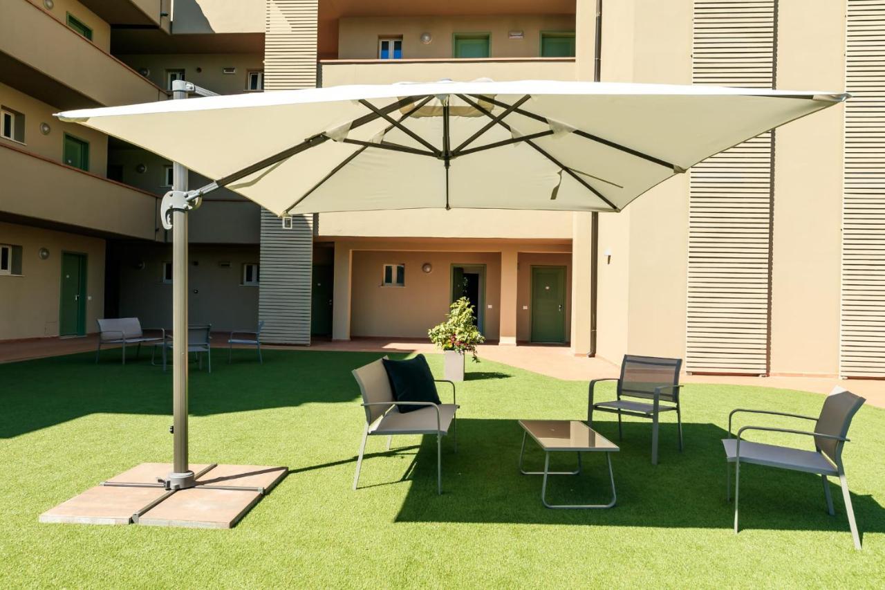 Residence San Francesco Tirrenia Buitenkant foto