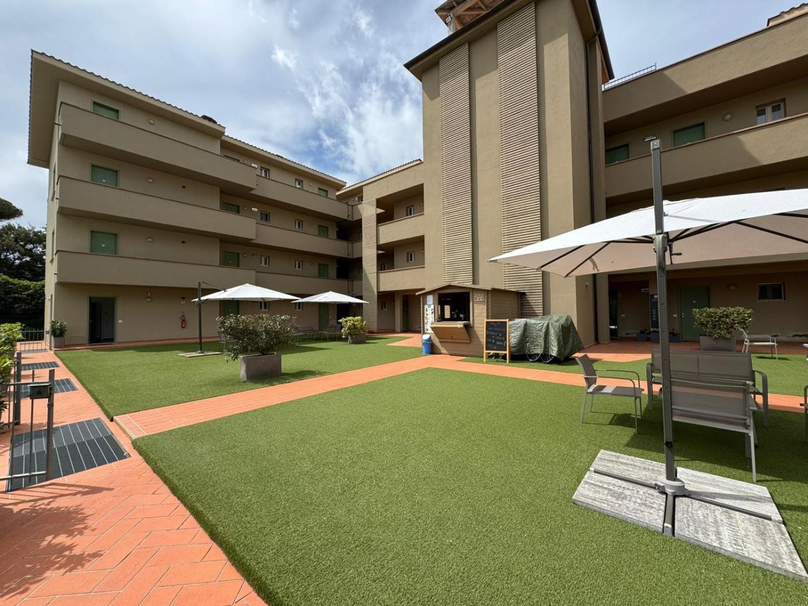 Residence San Francesco Tirrenia Buitenkant foto
