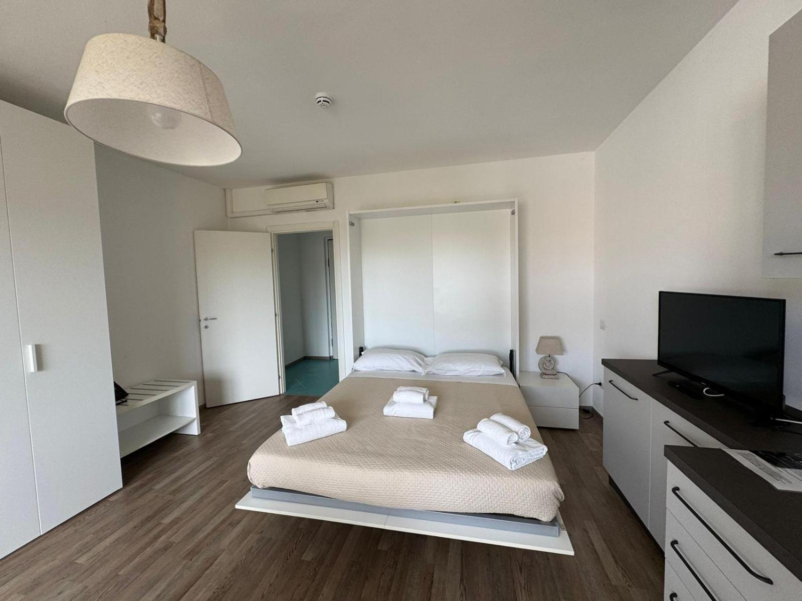 Residence San Francesco Tirrenia Buitenkant foto