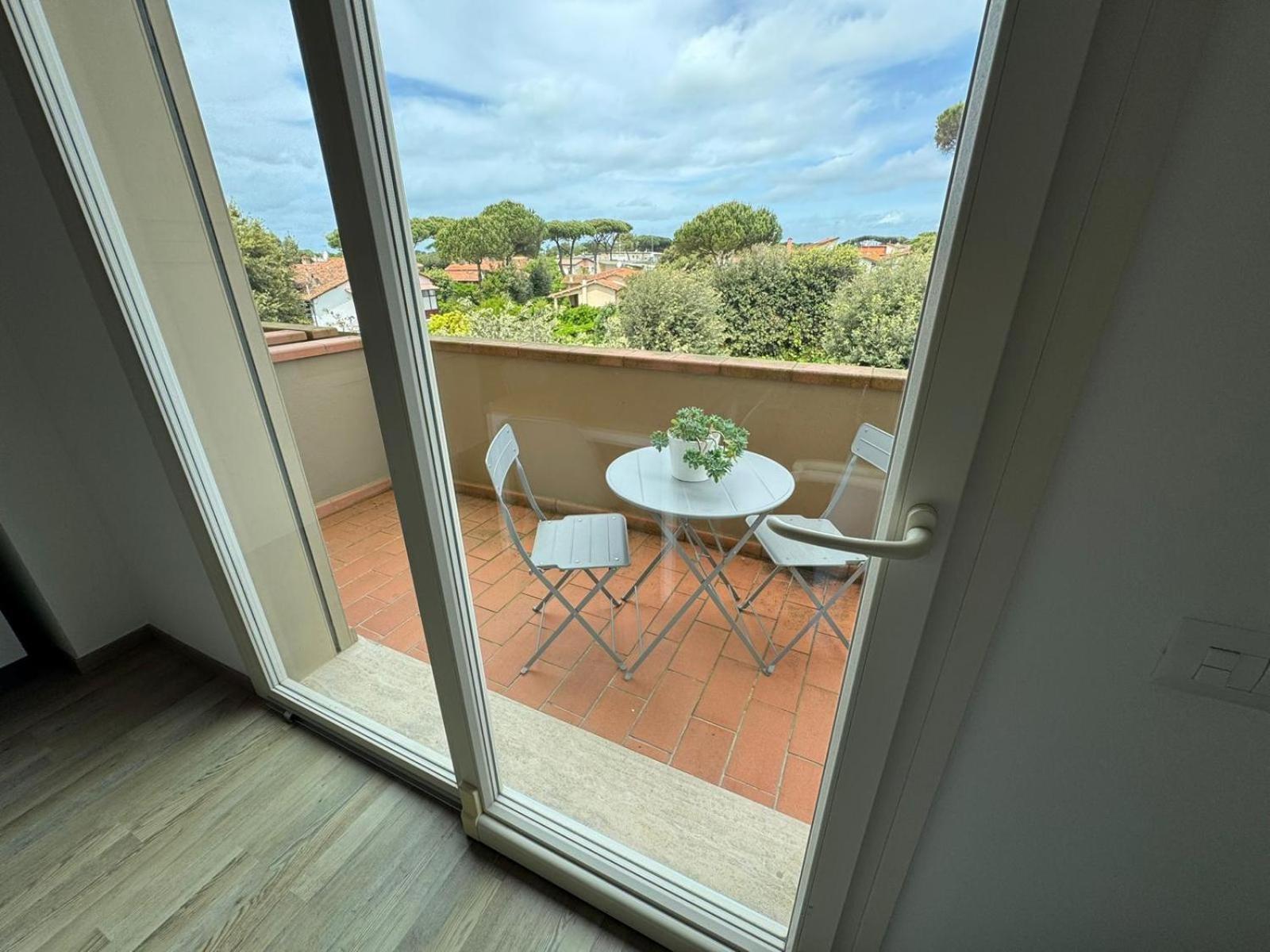 Residence San Francesco Tirrenia Buitenkant foto
